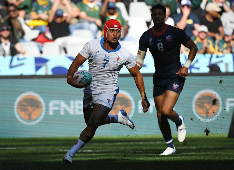Manu Samoa Sevens Captain Melani Matavao makes a break on day one of 2022 RWC7s (Photo: Mike Lee for World Rugby)